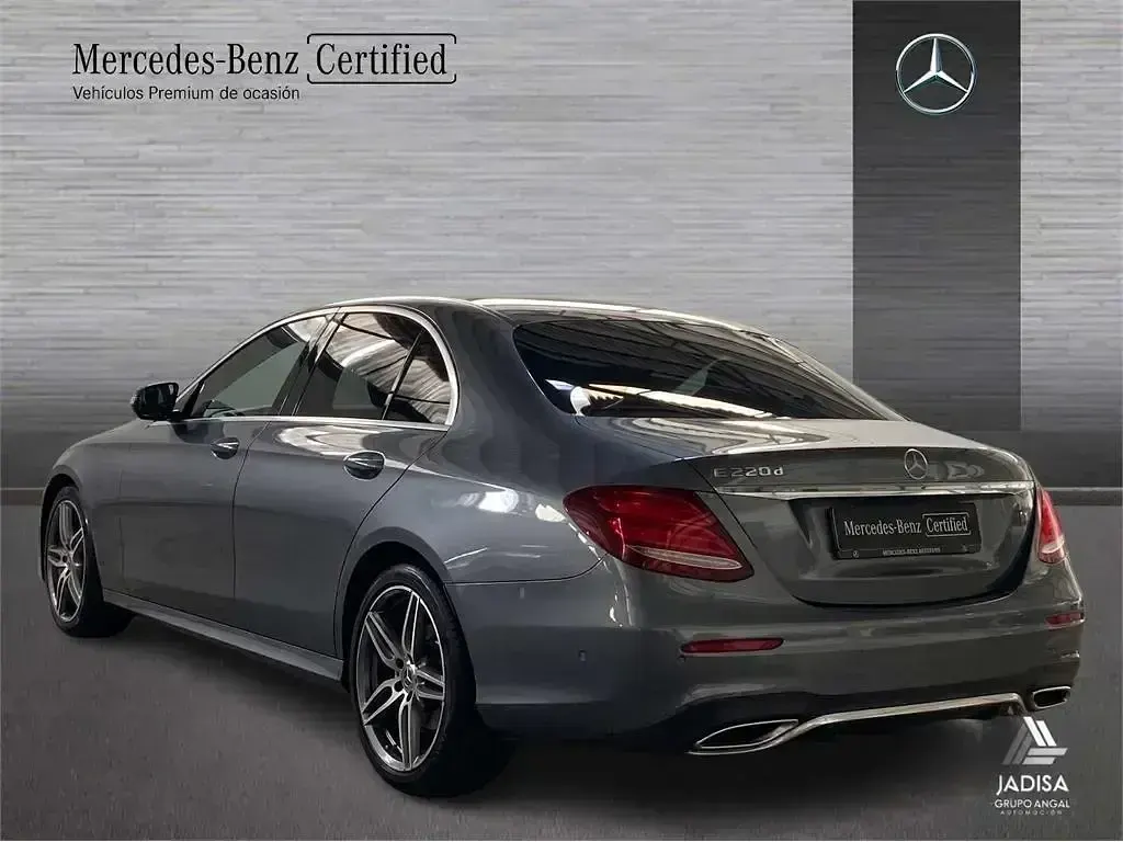 Usado Mercedes E220 194 CV (142 kW) 2018 Gris Berlina