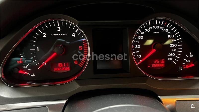 Usado Audi A6 225 CV (165 kW) 2005 Gris / plata Familiar