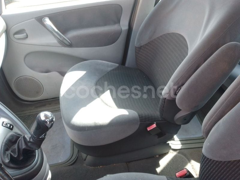 Usado Citroën Xsara Picasso Exclusive 90 CV (66 kW) 2005 Azul Monovolumen
