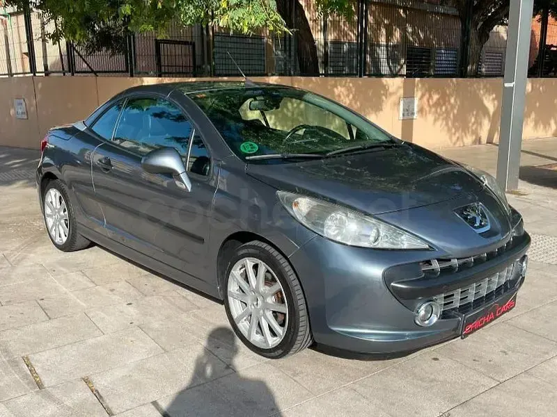 Usado Peugeot 207 CC 120 CV (88 kW) 2007 Gris / plata Descapotable