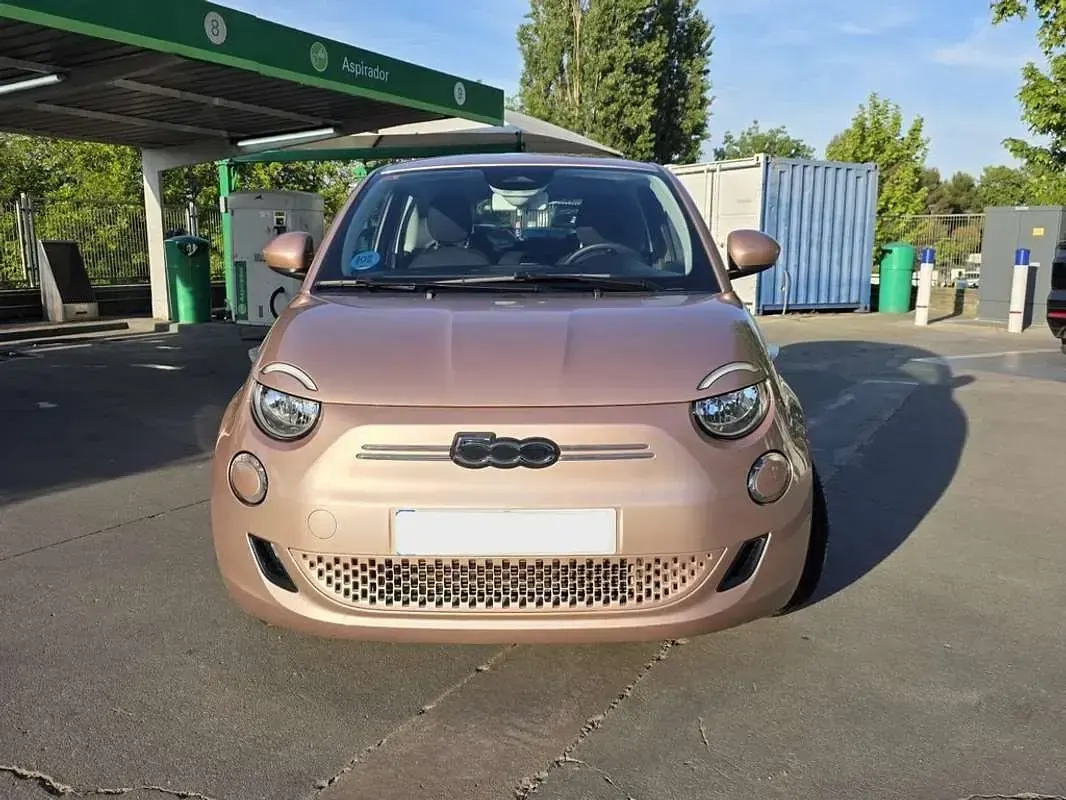 Usado Fiat 500e Action 69 kW (94 CV) 2021 Beige Utilitario