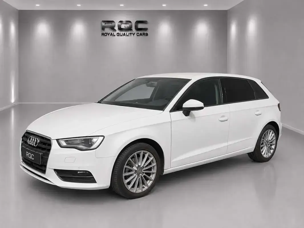 Usado Audi A3 Sportback 150 CV (110 kW) 2016 Blanco Utilitario