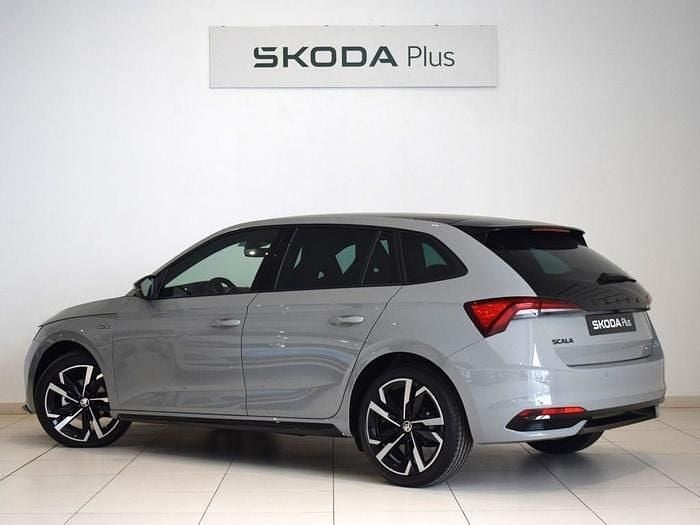Usado Skoda Scala Monte Carlo 116 CV (85 kW) 2025 Gris Utilitario