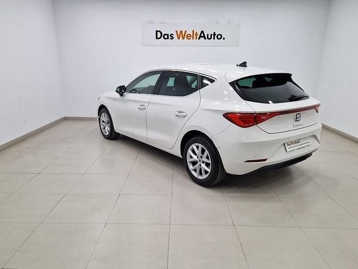 Usado Seat Leon Style 116 CV (85 kW) 2025 Blanco Berlina