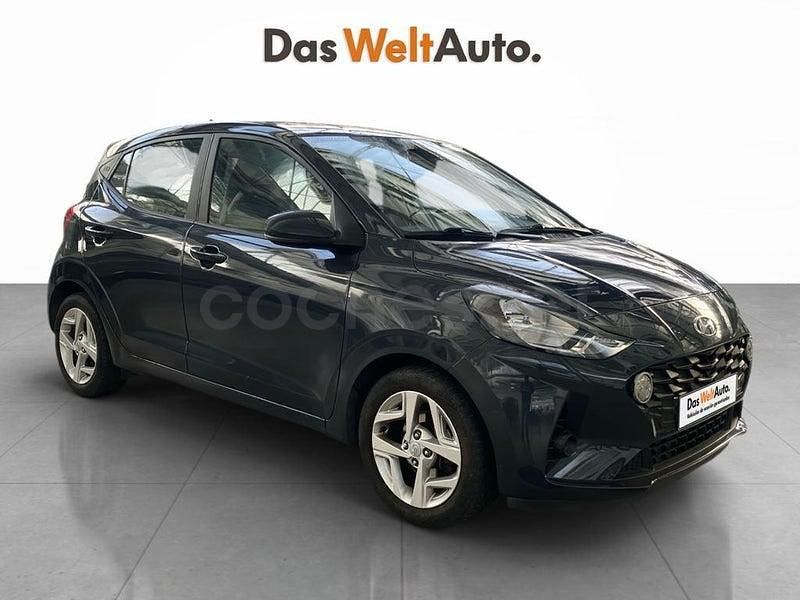 Usado Hyundai i10 67 CV (49 kW) 2022 Gris / plata Utilitario