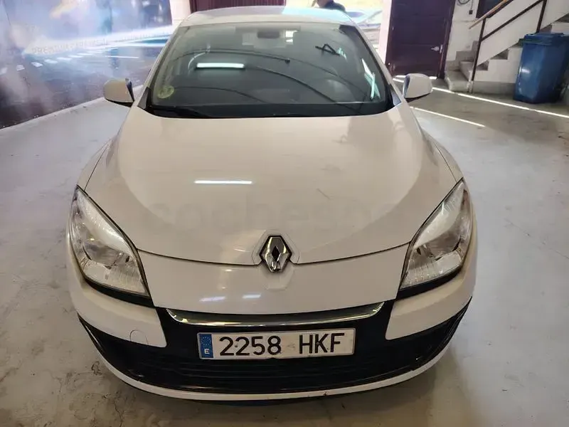 Usado Renault Mégane GrandTour Business 110 CV (80 kW) 2012 Blanco Familiar