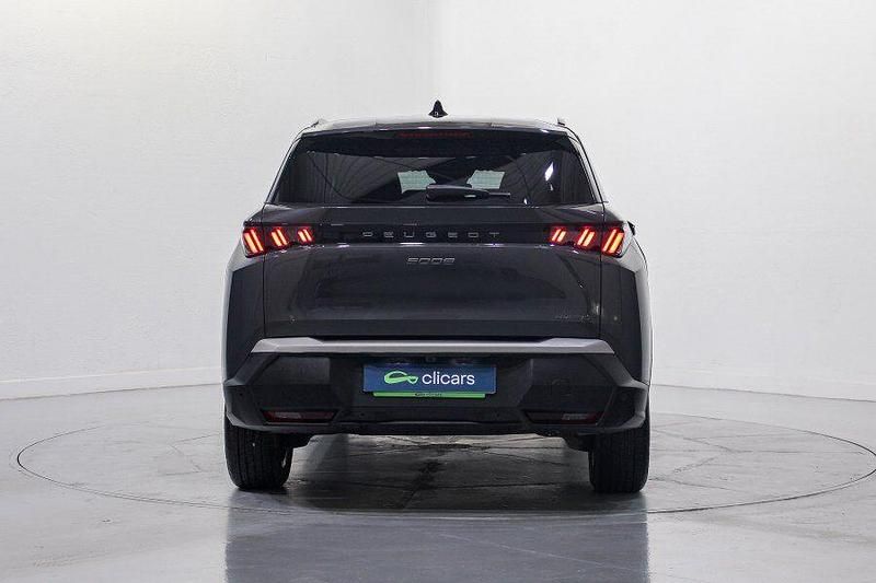 Usado Peugeot 5008 Allure 136 CV (100 kW) 2025 Gris / plata SUV
