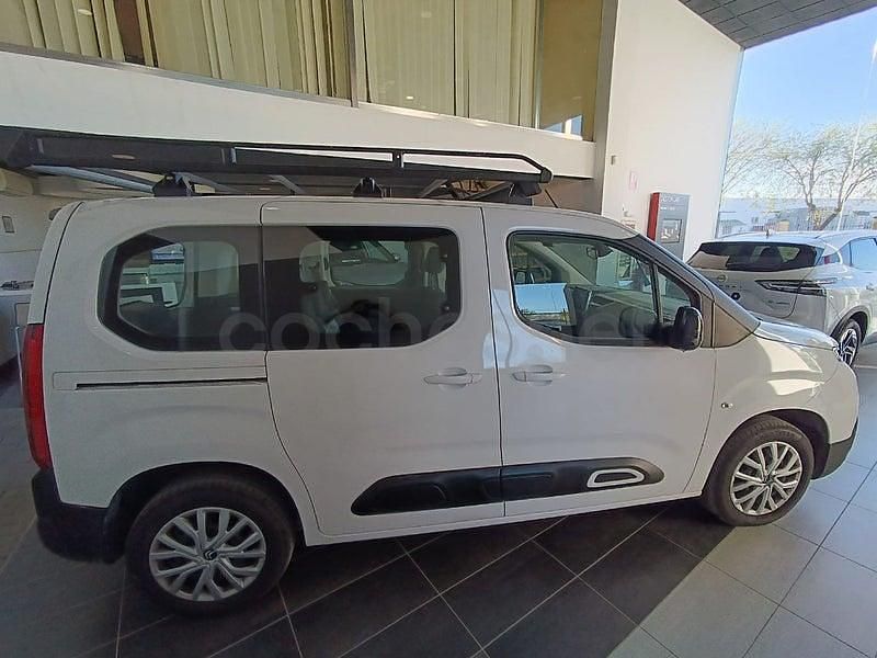 Usado Citroën Berlingo Feel 102 CV (75 kW) 2022 Blanco Monovolumen