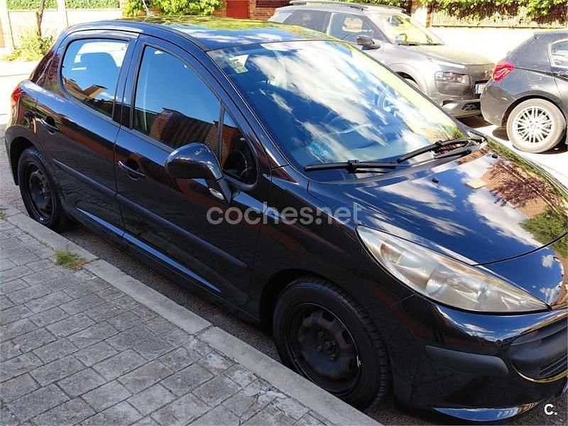 Usado Peugeot 207 90 CV (66 kW) 2007 Negro Berlina
