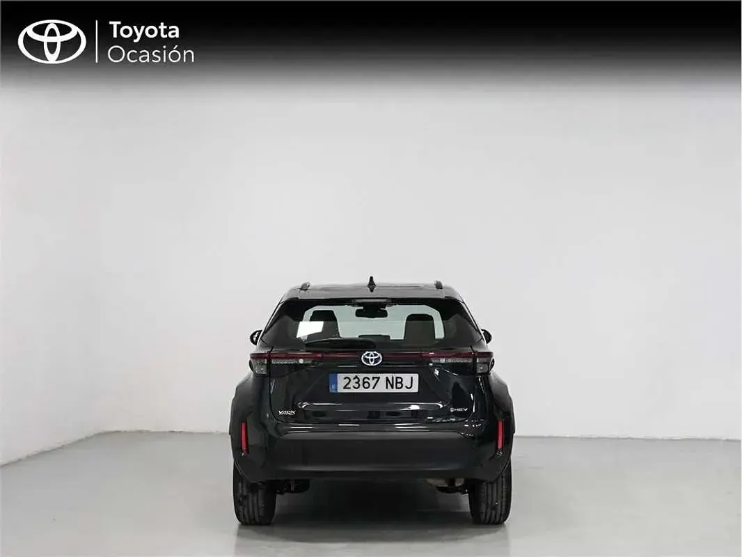Usado Toyota Yaris Cross Active 116 CV (85 kW) 2025 Negro SUV