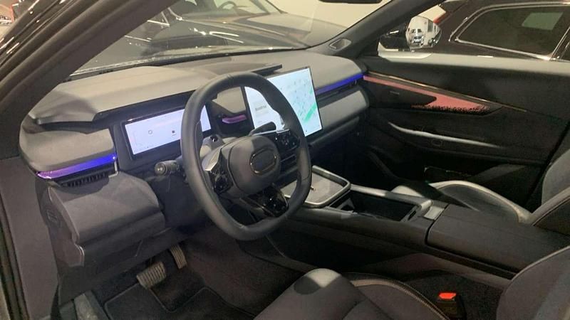 Nuevo Lynk & Co 08 351 CV (258 kW) 2025 SUV