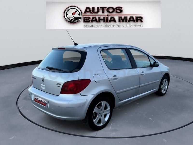 Usado Peugeot 307 110 CV (80 kW) 2006 Gris / plata Berlina