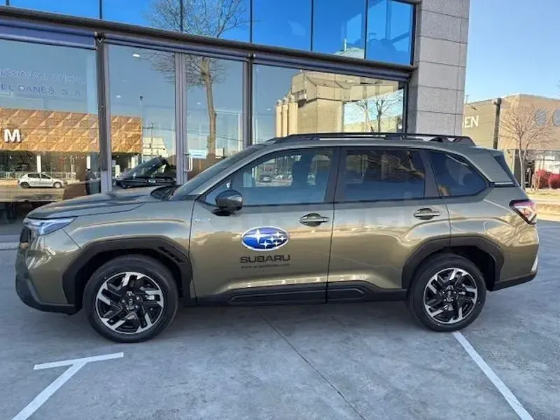 Nuevo Subaru Forester 152 CV (111 kW) 2026 Verde SUV