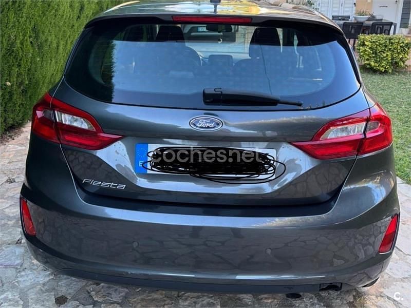 Usado Ford Fiesta ST-Line 140 CV (102 kW) 2018 Gris / plata Utilitario