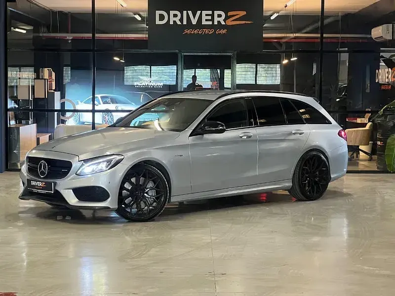 Usado Mercedes C43 AMG 367 CV (269 kW) 2017 Gris / plata Familiar