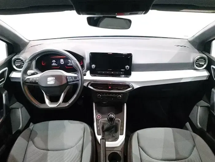 Usado Seat Ibiza 115 CV (84 kW) 2025 Gris Utilitario