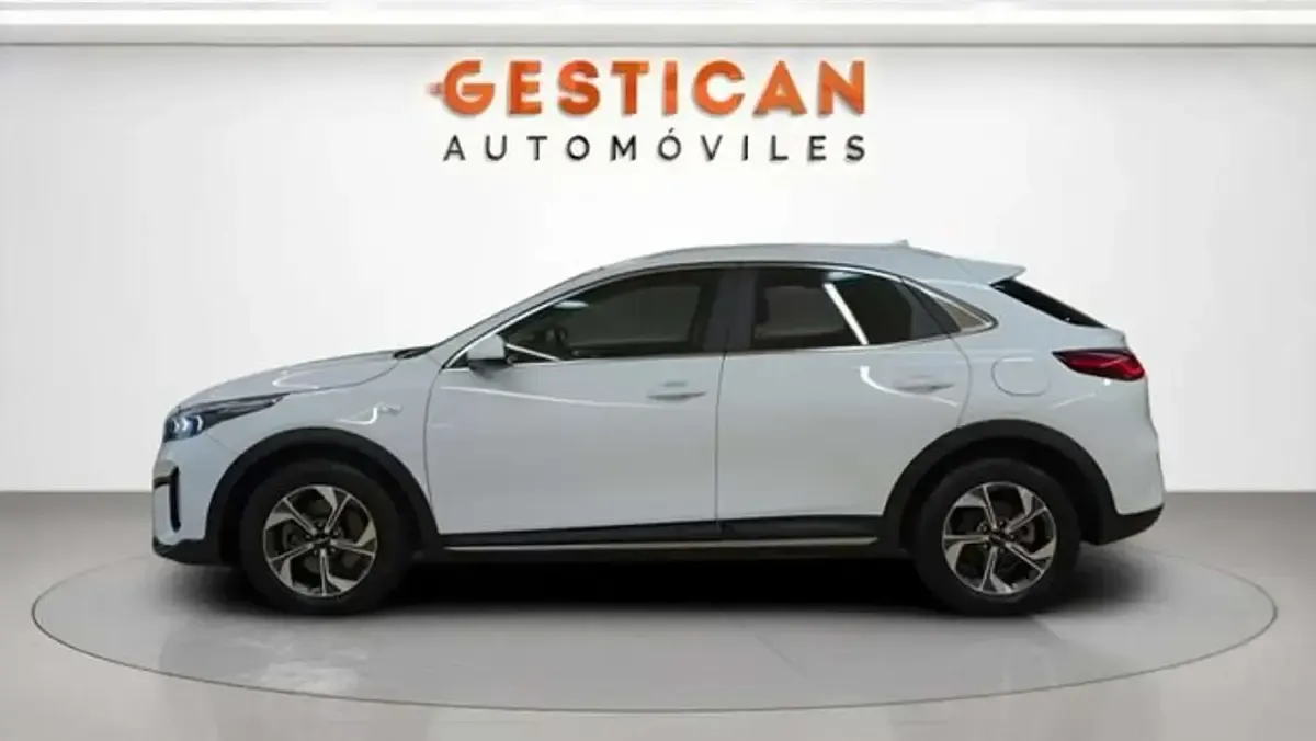 Usado Kia XCeed 120 CV (88 kW) 2023 Blanco SUV