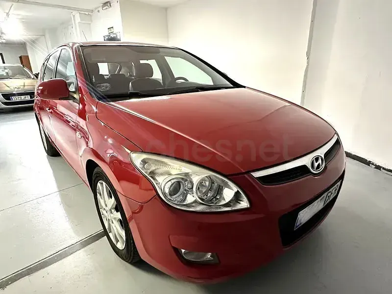 Usado Hyundai i30 Style 115 CV (84 kW) 2008 Rojo Berlina
