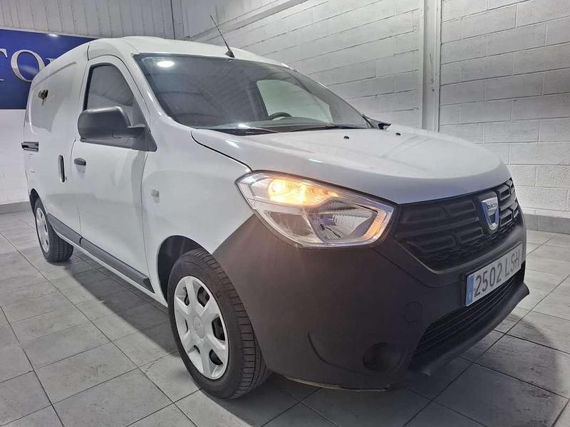 Usado Dacia Dokker Essentiel 94 CV (69 kW) 2021 Blanco Monovolumen