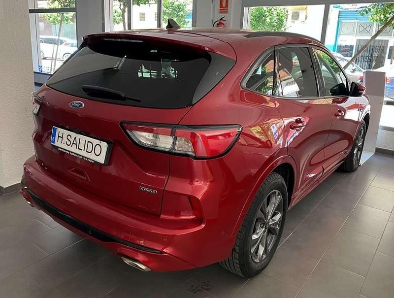 Usado Ford Kuga ST-Line 226 CV (166 kW) 2023 Rojo SUV