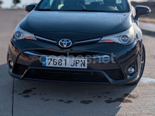 Negro Usado 2016 Toyota Avensis Executive Berlina | 13.990 € (Precio justo) - Imagen 1/4