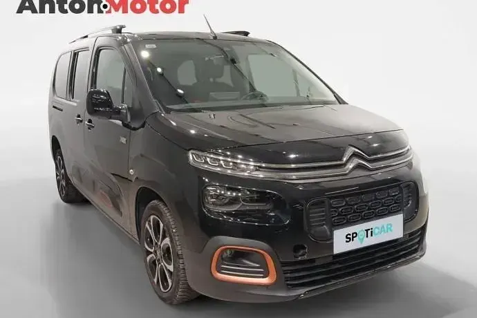 Usado Citroën Berlingo Shine 131 CV (96 kW) 2020 Negro Monovolumen