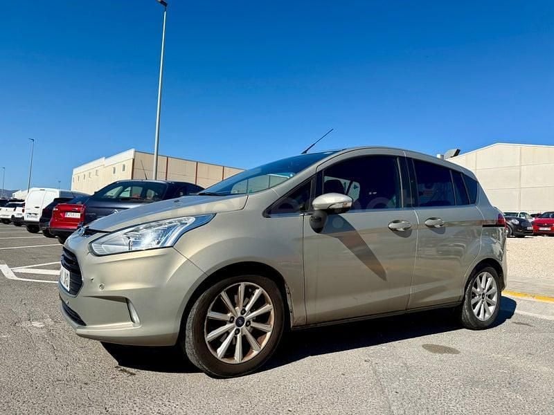 Usado Ford B-MAX Titanium 95 CV (69 kW) 2015 Beige Monovolumen