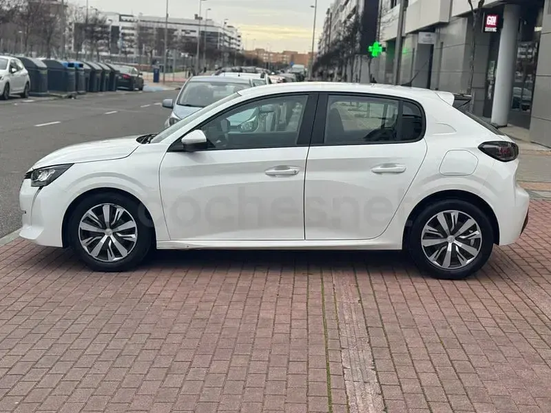 Usado Peugeot 208 Active 75 CV (55 kW) 2021 Blanco Utilitario