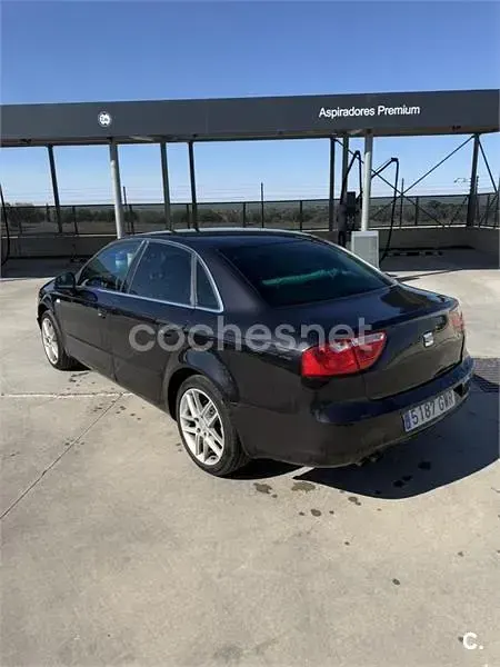 Usado Seat Exeo Reference 143 CV (105 kW) 2010 Negro Berlina