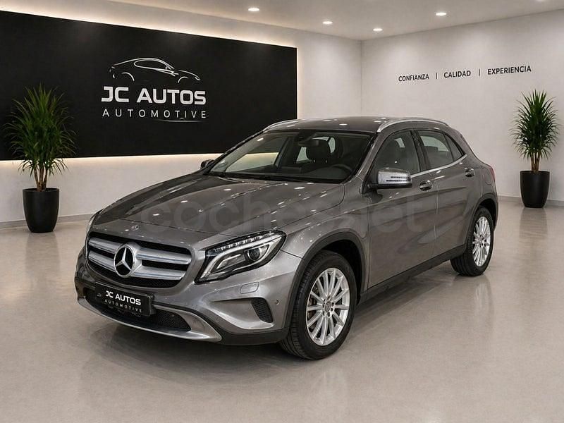 Usado Mercedes GLA200 Style 156 HP (114 kW) 2016 Bege SUV