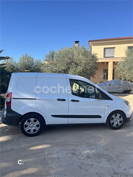 Usado Ford Tourneo Courier Ambiente 75 CV (55 kW) 2019 Blanco Monovolumen
