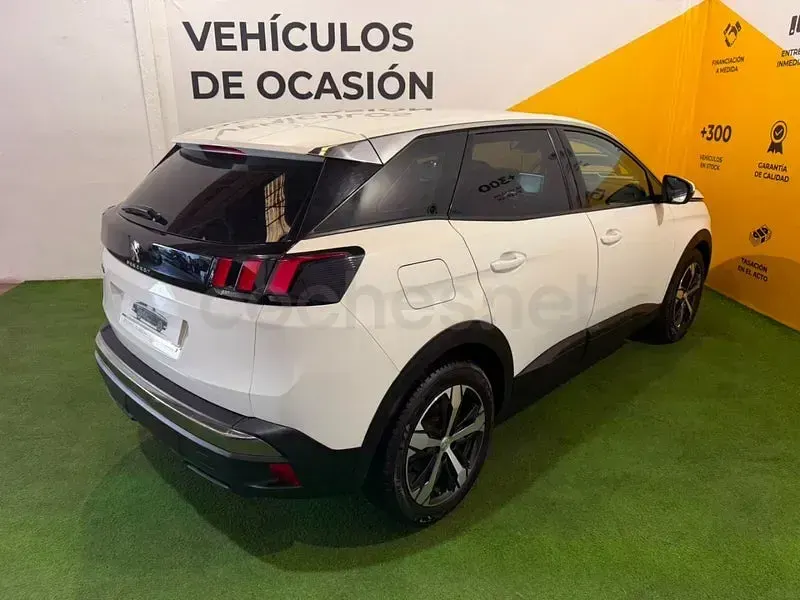 Usado Peugeot 3008 Allure 130 CV (95 kW) 2018 Blanco SUV