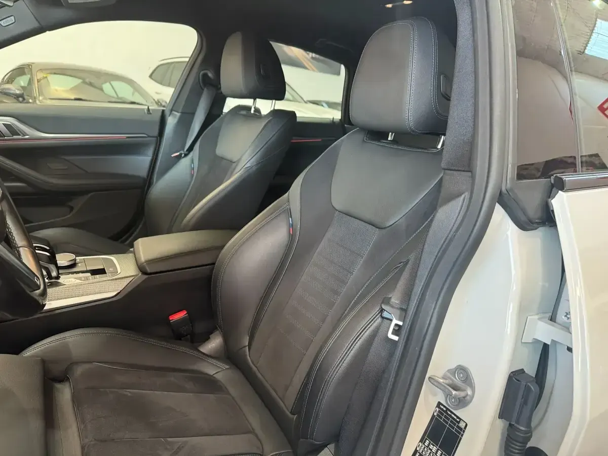 Begagnad BMW 420 M Sport 190 HK (139 kW) 2022 Vit Sportkupé