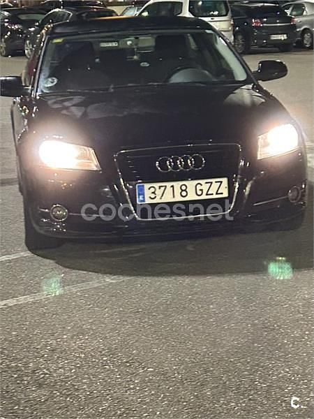 Usado Audi A3 Ambiente 105 CV (77 kW) 2010 Negro Utilitario