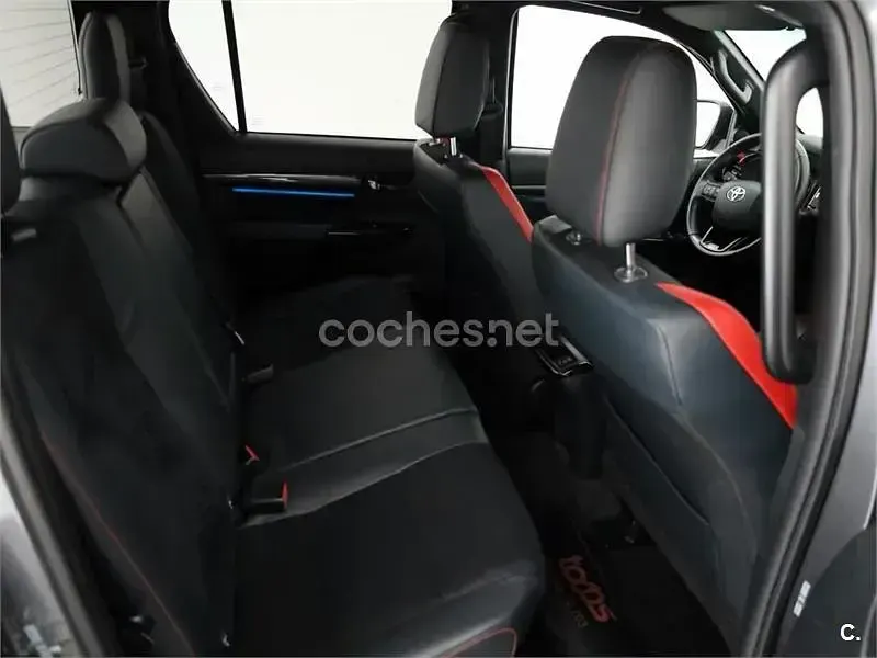 Käytetty Toyota HiLux Sport 204 HP (150 kW) 2025 Harmaa Nouto