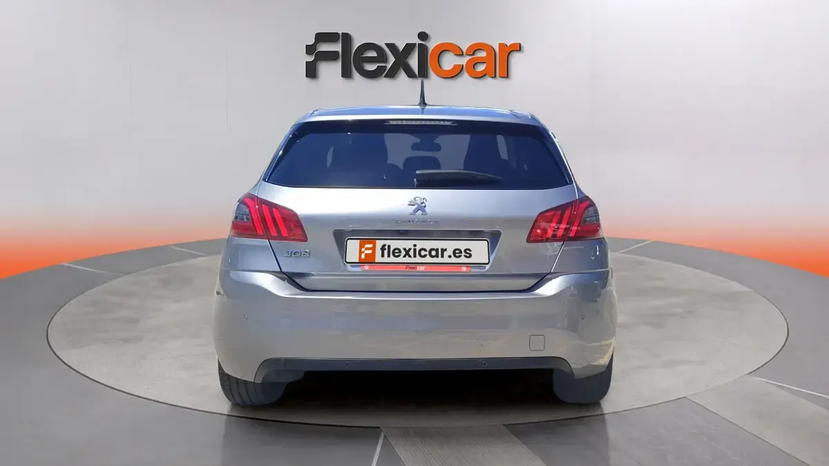 Usado Peugeot 308 Active 131 CV (96 kW) 2021 Gris Berlina