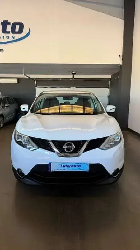 Usado Nissan Qashqai Acenta 110 CV (80 kW) 2017 Blanco SUV