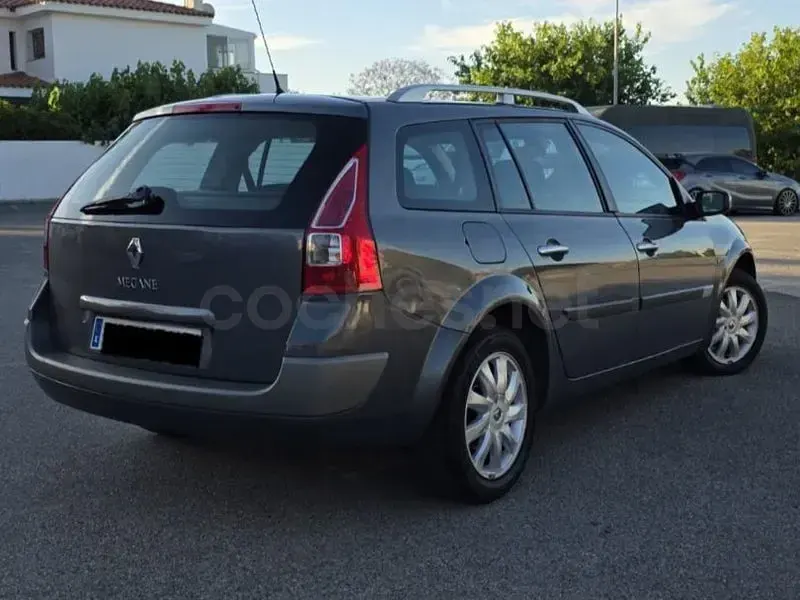 Usado Renault Mégane GrandTour Dynamique 105 CV (77 kW) 2006 Gris / plata Familiar