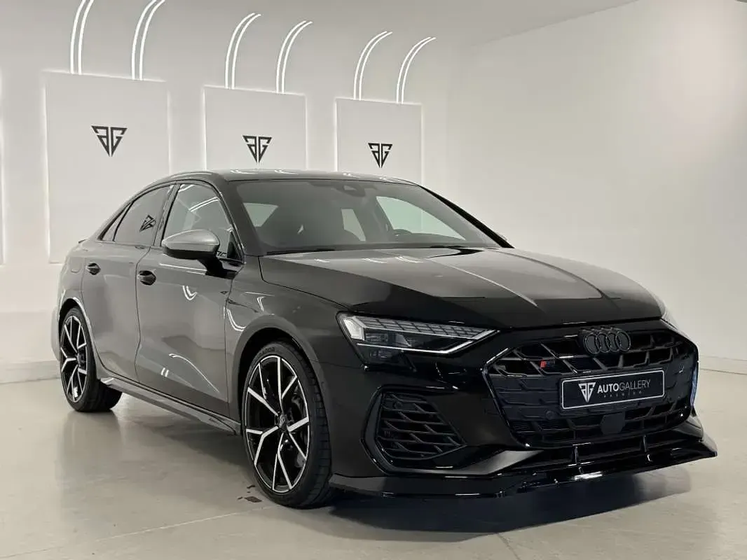 Usado Audi S3 Sportback Premium 333 CV (244 kW) 2025 Negro Utilitario
