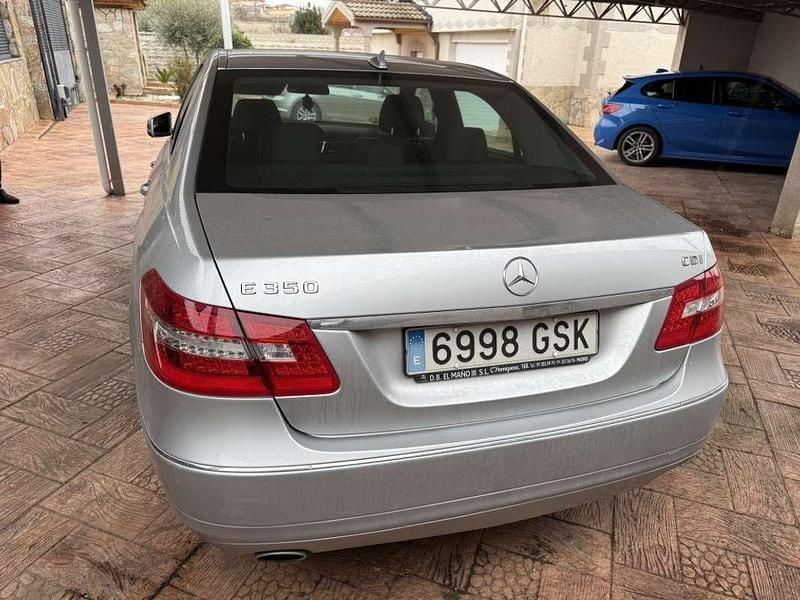 Usado Mercedes E350 Avantgarde 211 CV (155 kW) 2009 Gris Berlina