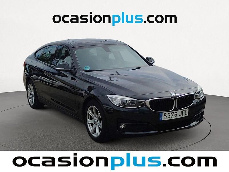 Usado BMW 318 Gran Turismo 143 HP (105 kW) 2015 Preto Sedan