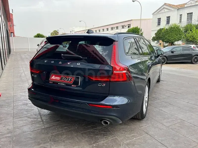Usado Volvo V60 Momentum 150 CV (110 kW) 2018 Azul Familiar