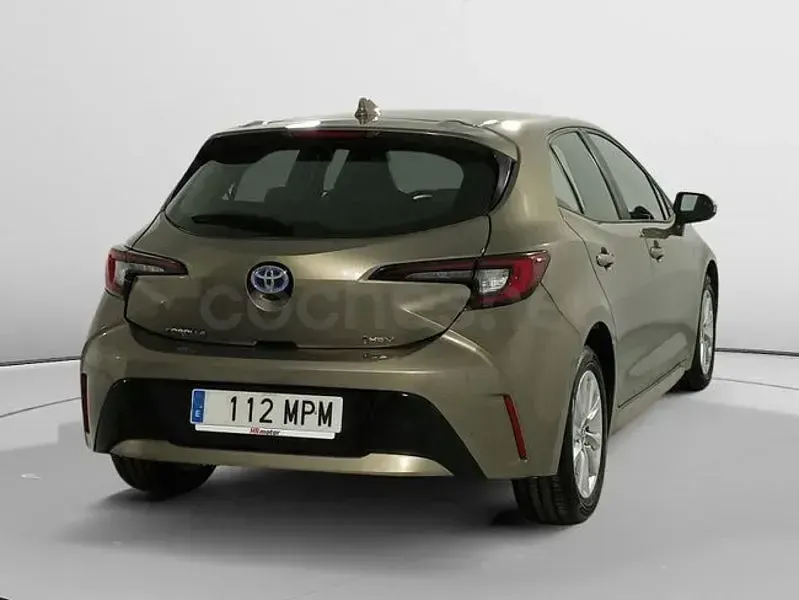 Usado Toyota Corolla Active 140 CV (102 kW) 2024 Blanco Berlina