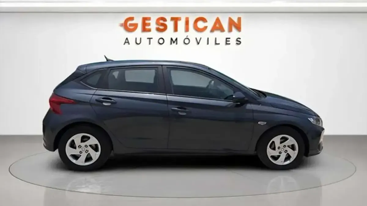 Usado Hyundai i20 84 CV (61 kW) 2023 Azul Utilitario