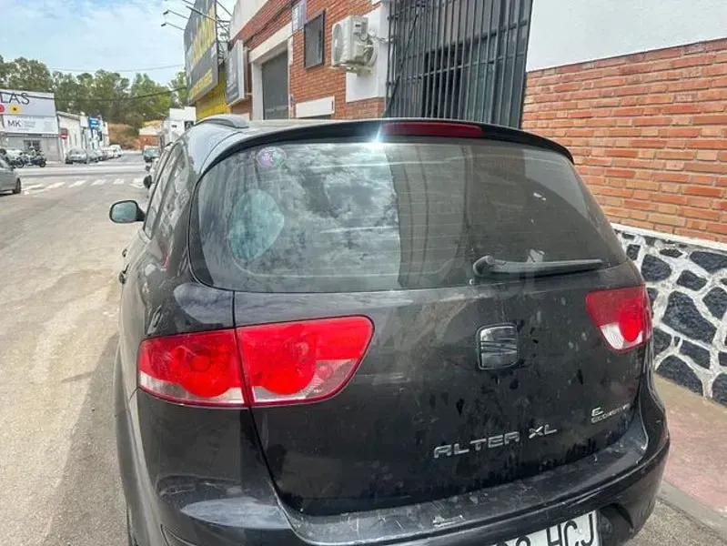 Usado Seat Altea XL Style 105 CV (77 kW) 2011 Negro Monovolumen