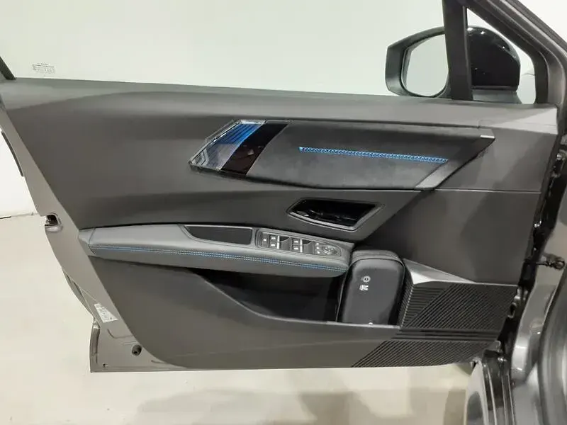 Usado Renault R5 Iconic 110 kW (150 CV) 2025 Azul Utilitario