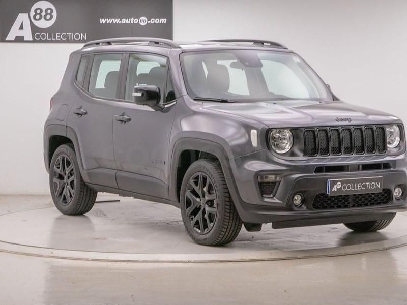 Usado Jeep Renegade Night Eagle 120 CV (88 kW) 2022 Gris / plata SUV
