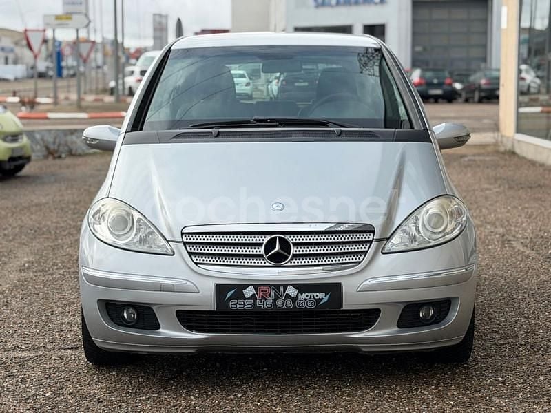 Käytetty Mercedes A180 Avantgarde 109 HP (80 kW) 2009 Harmaa Sedan