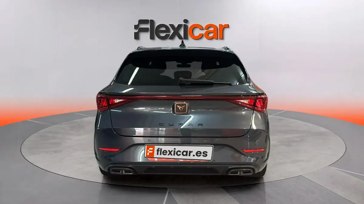 Usado Cupra Leon 150 CV (110 kW) 2023 Gris Familiar