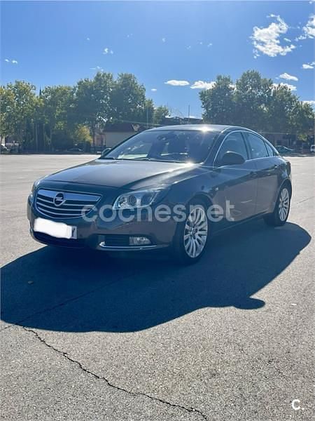 Usado Opel Insignia Cosmo 160 CV (117 kW) 2010 Gris / plata Berlina